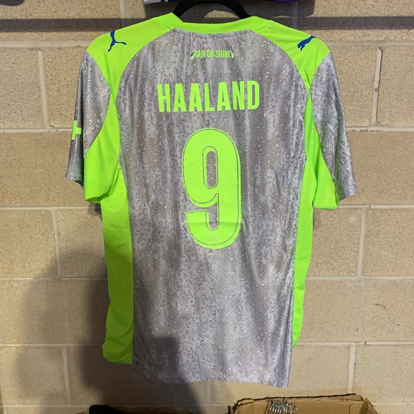 Manchester City 25/26 Jersey - Picture 11 of 13